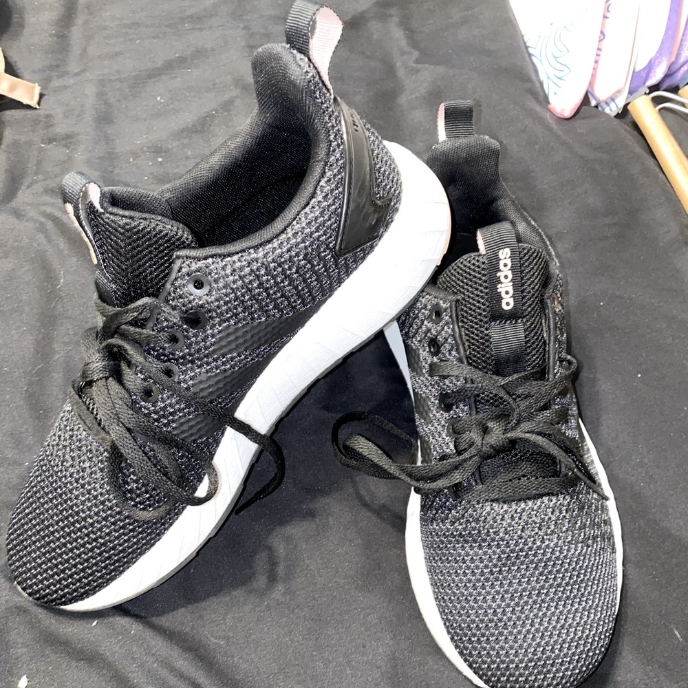 Black adidas boost tennis shoes